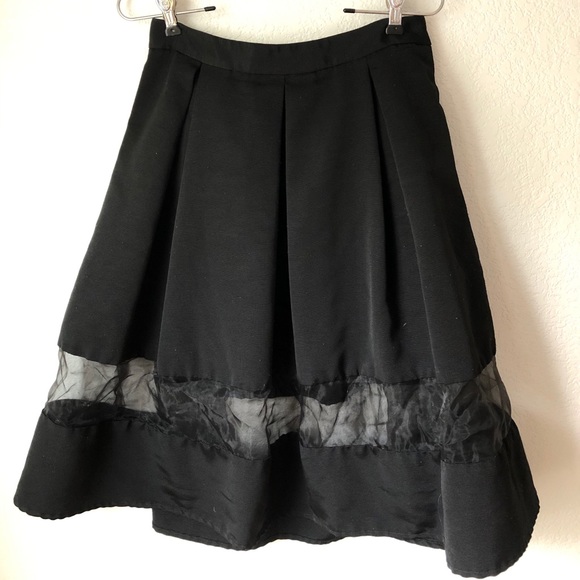 Black skirt - Picture 2 of 2